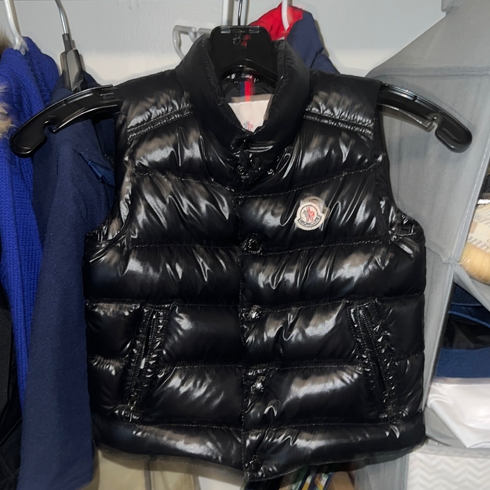 Moncler Bernard shiny vest!